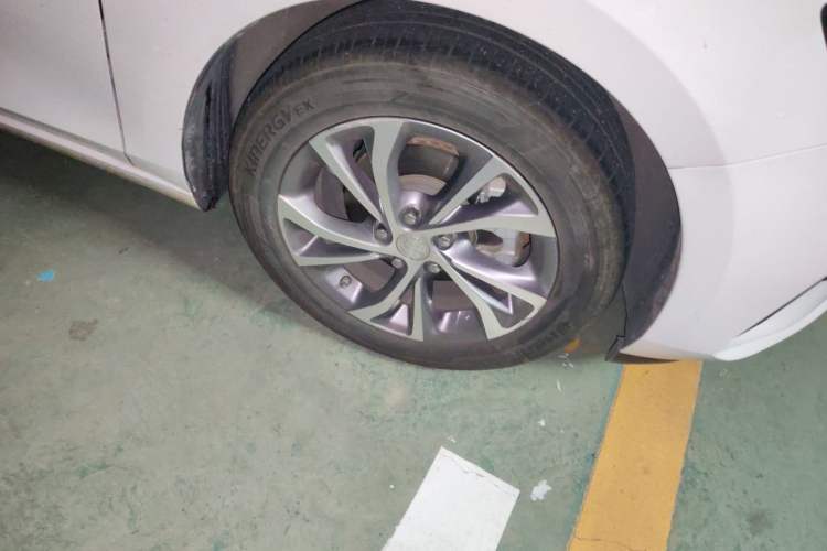 Used Buick Verano 2023 Pro Enjoyment Edition Right Front Wheel Hub