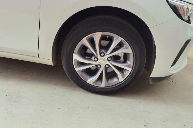 Used Buick Verano 2023 Pro Le Yi Edition Right Front Wheel Hub
