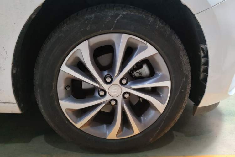 Used Buick Verano 2023 Pro Le Yi Edition Right Front Wheel Hub