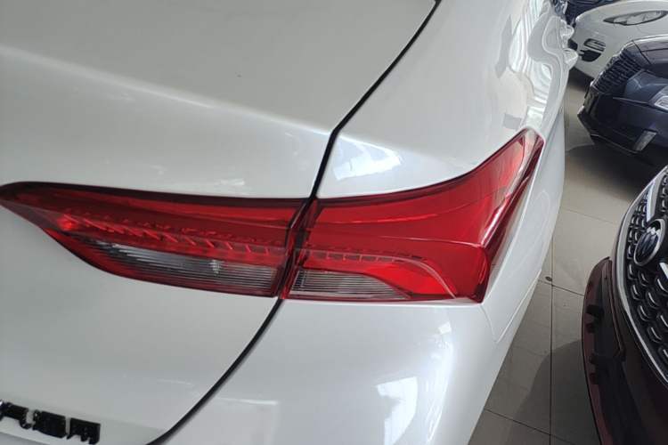 Used Buick Verano 2023 Pro GS Hunter Wind Edition Right Rear Taillight