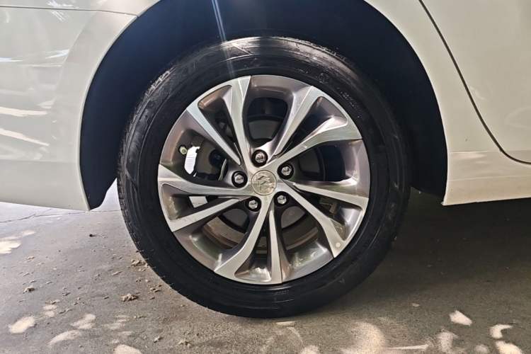 Used Buick Verano 2023 Pro Le Yi Edition Right Rear Wheel Hub