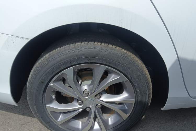 Used Buick Verano 2023 Pro Enjoyment Edition Right Rear Wheel Hub
