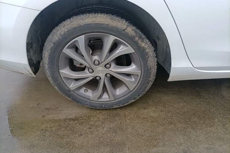Used Buick Verano 2023 Pro Enjoyment Edition Right Rear Wheel Hub