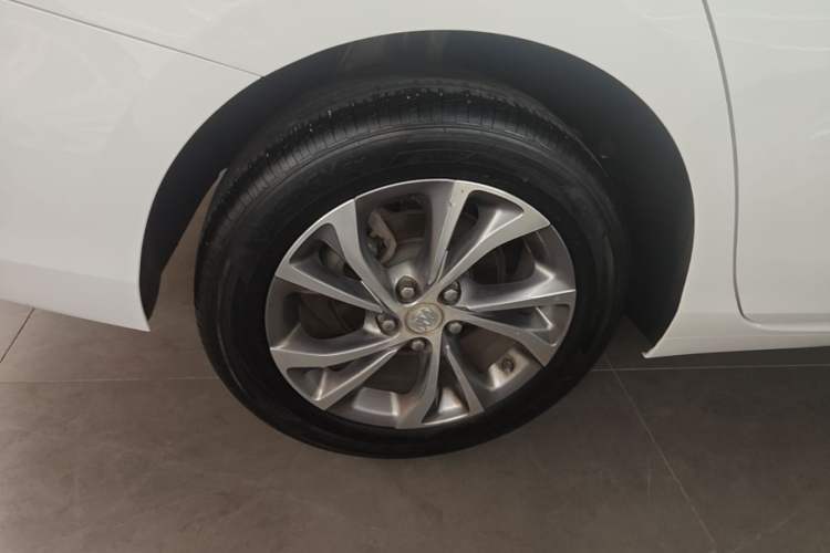 Used Buick Verano 2023 Pro Enjoyment Edition Right Rear Wheel Hub