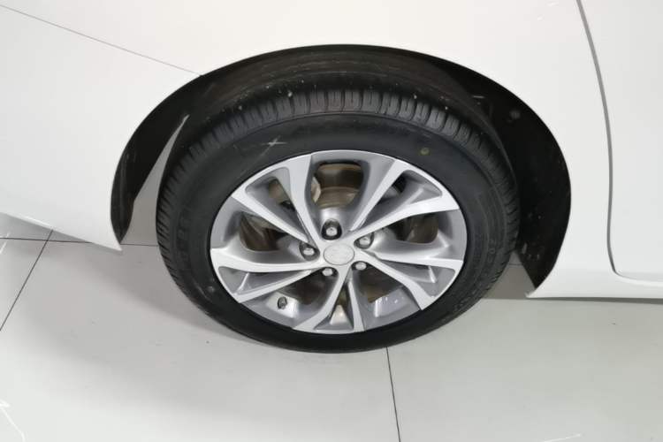 Used Buick Verano 2023 Pro Enjoyment Edition Right Rear Wheel Hub