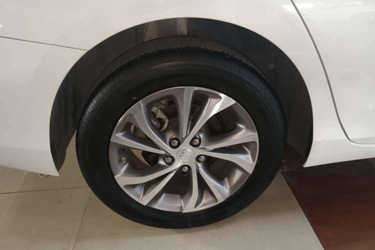 Used Buick Verano 2023 Pro Enjoyment Edition Right Rear Wheel Hub