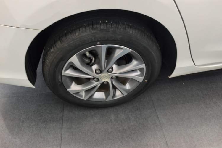Used Buick Verano 2023 Pro Enjoyment Edition Right Rear Wheel Hub