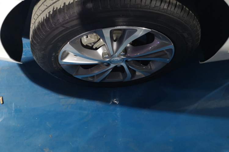 Used Buick Verano 2023 Pro Enjoyment Edition Right Rear Wheel Hub