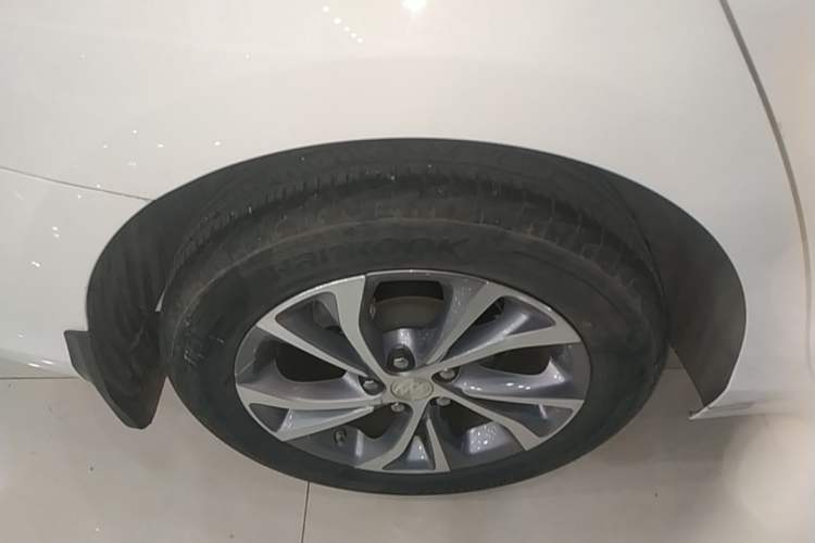 Used Buick Verano 2023 Pro Enjoyment Edition Right Rear Wheel Hub