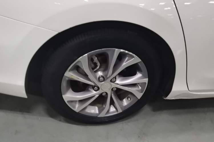 Used Buick Verano 2023 Pro Enjoyment Edition Right Rear Wheel Hub