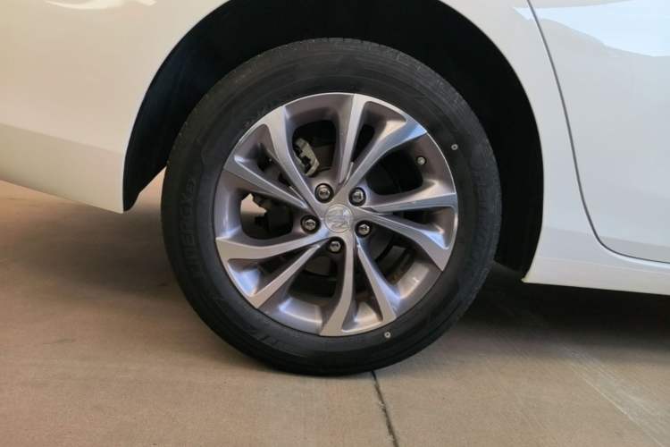 Used Buick Verano 2023 Pro Enjoyment Edition Right Rear Wheel Hub