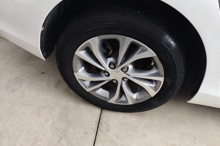 Used Buick Verano 2023 Pro Enjoyment Edition Right Rear Wheel Hub