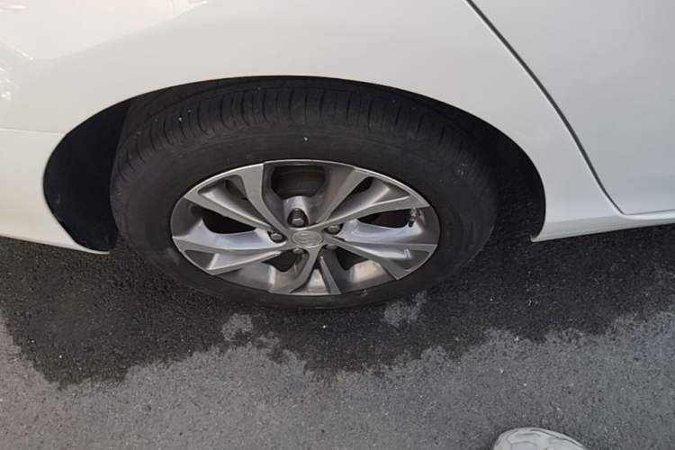 Used Buick Verano 2023 Pro Enjoyment Edition Right Rear Wheel Hub