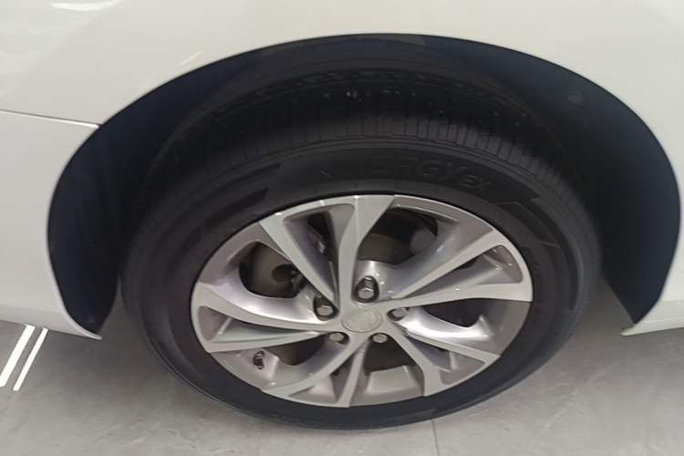 Used Buick Verano 2023 Pro Enjoyment Edition Right Rear Wheel Hub