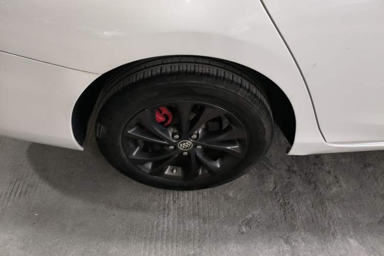Used Buick Verano 2023 Pro GS Hunter Wind Edition Right Rear Wheel Hub