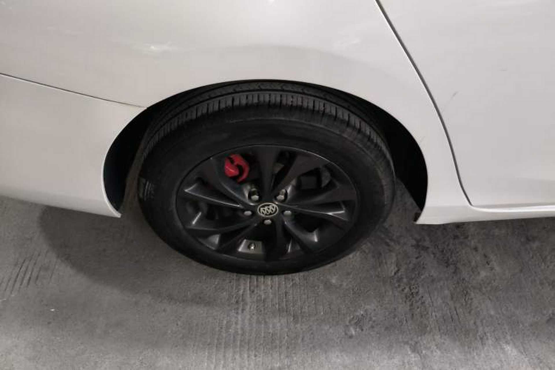 Used Buick Verano 2023 Pro GS Hunter Wind Edition Right Rear Wheel Hub