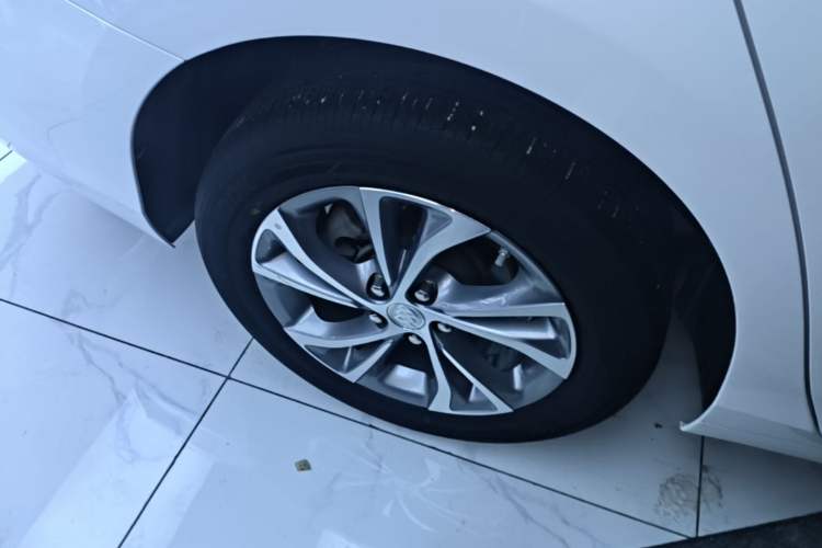 Used Buick Verano 2023 Pro Enjoyment Edition Right Rear Wheel Hub
