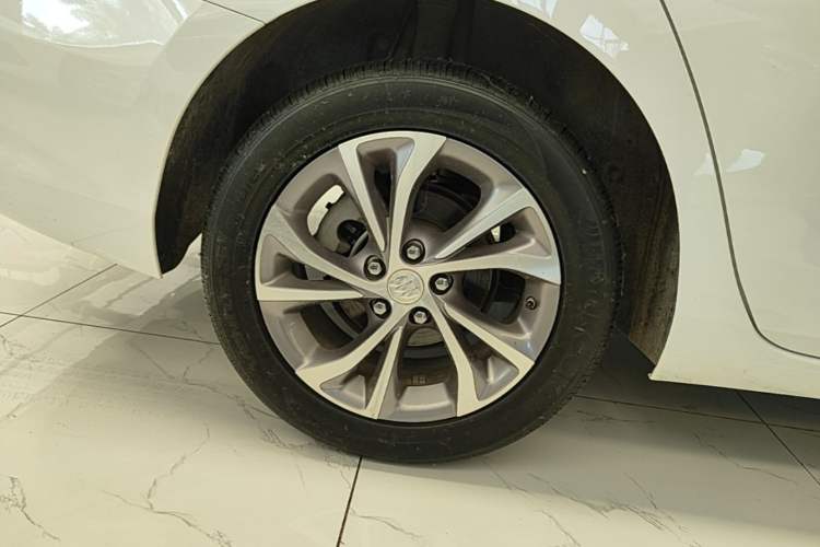 Used Buick Verano 2023 Pro Enjoyment Edition Right Rear Wheel Hub