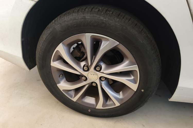 Used Buick Verano 2023 Pro Enjoyment Edition Right Rear Wheel Hub