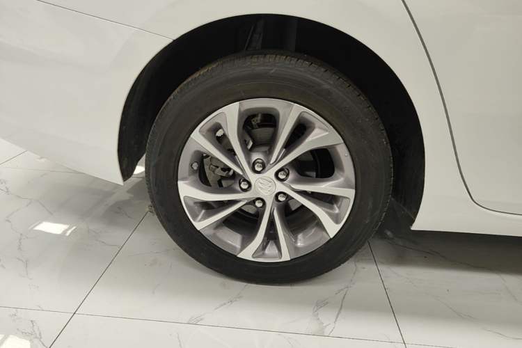 Used Buick Verano 2023 Pro Enjoyment Edition Right Rear Wheel Hub