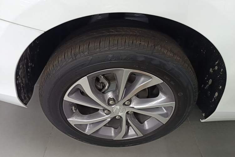 Used Buick Verano 2023 Pro Enjoyment Edition Right Rear Wheel Hub