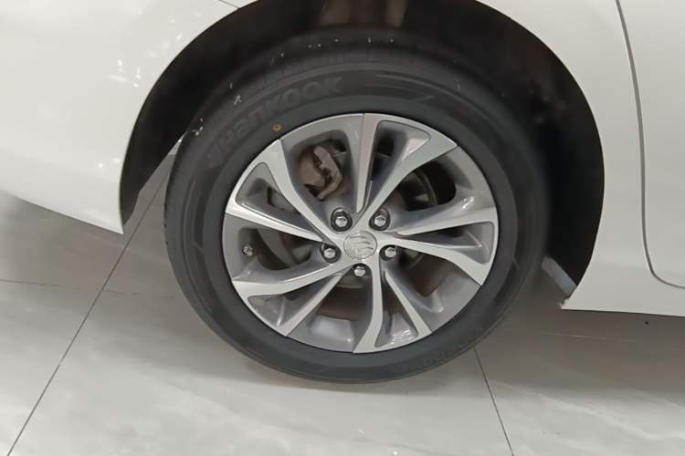 Used Buick Verano 2023 Pro Enjoyment Edition Right Rear Wheel Hub