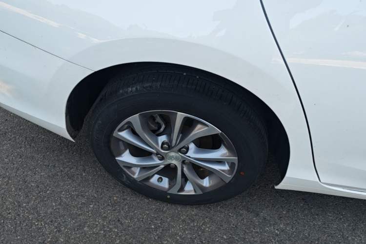 Used Buick Verano 2023 Pro Enjoyment Edition Right Rear Wheel Hub
