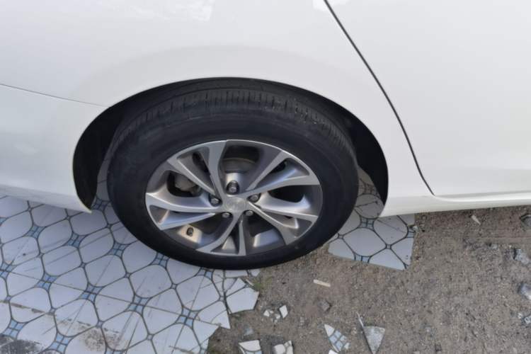Used Buick Verano 2023 Pro Enjoyment Edition Right Rear Wheel Hub