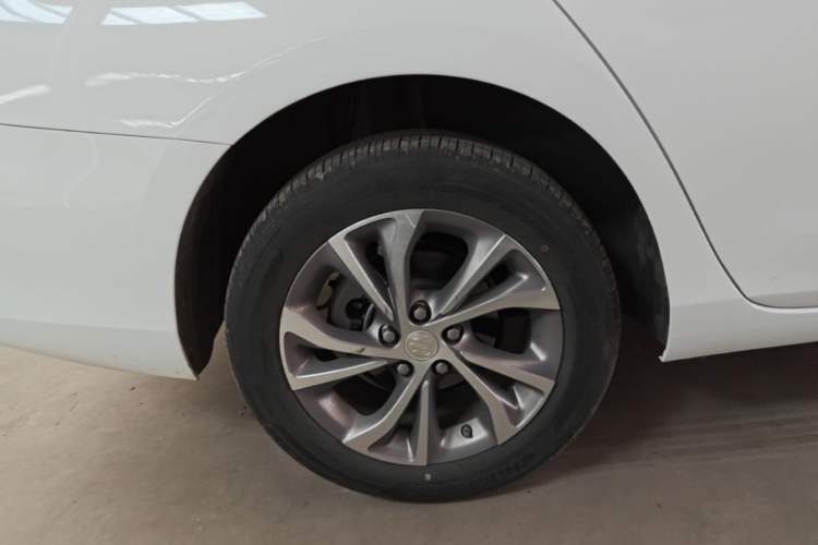 Used Buick Verano 2023 Pro Enjoyment Edition Right Rear Wheel Hub