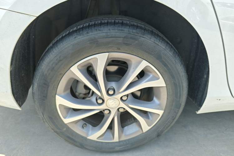 Used Buick Verano 2023 Pro Enjoyment Edition Right Rear Wheel Hub