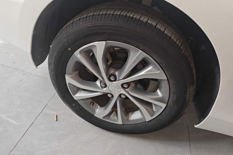 Used Buick Verano 2023 Pro Enjoyment Edition Right Rear Wheel Hub