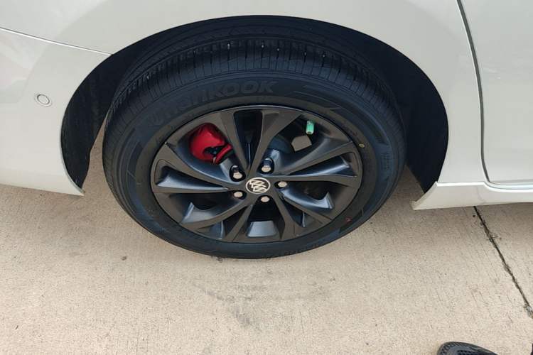 Used Buick Verano 2023 Pro GS Swift Edition Right Rear Wheel Hub