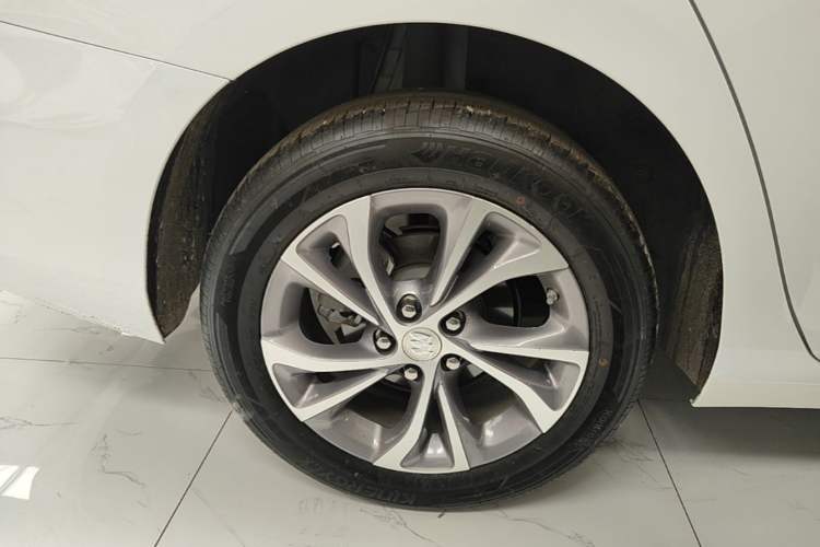 Used Buick Verano 2023 Pro Enjoyment Edition Right Rear Wheel Hub