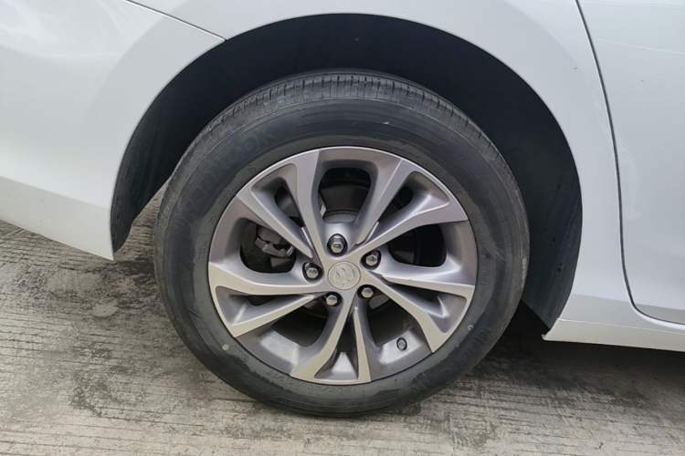 Used Buick Verano 2023 Pro Enjoyment Edition Right Rear Wheel Hub