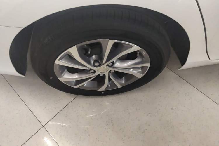 Used Buick Verano 2023 Pro Enjoyment Edition Right Rear Wheel Hub