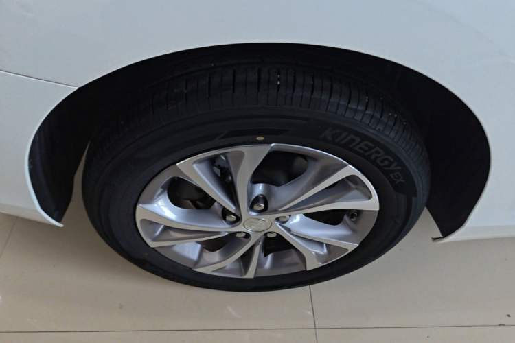 Used Buick Verano 2023 Pro Enjoyment Edition Right Rear Wheel Hub