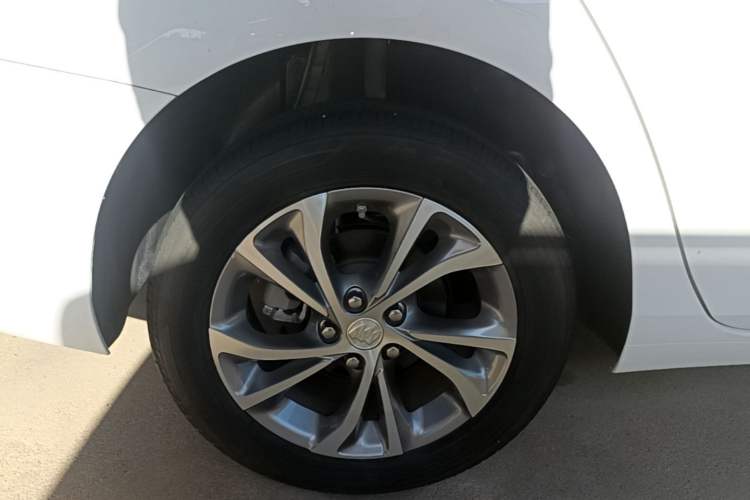 Used Buick Verano 2023 Pro Enjoyment Edition Right Rear Wheel Hub