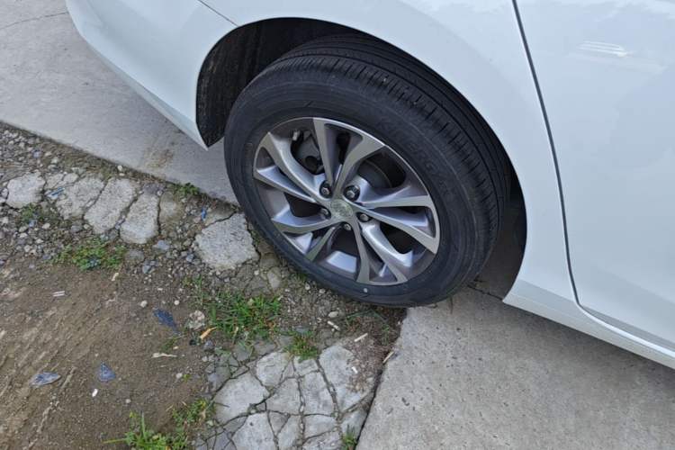 Used Buick Verano 2023 Pro Enjoyment Edition Right Rear Wheel Hub