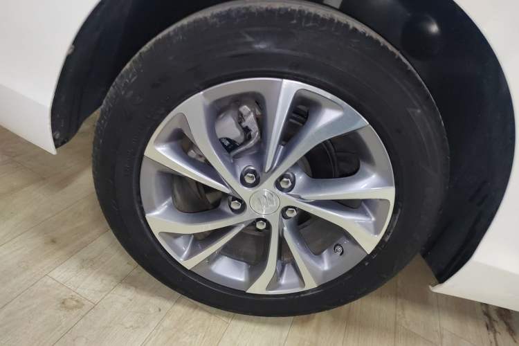 Used Buick Verano 2023 Pro Enjoyment Edition Right Rear Wheel Hub