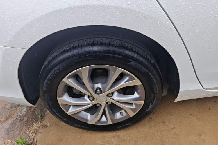 Used Buick Verano 2023 Pro Enjoyment Edition Right Rear Wheel Hub