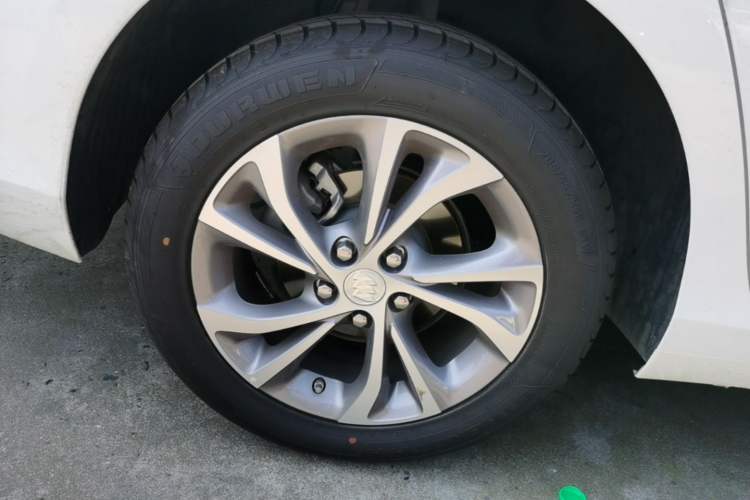 Used Buick Verano 2023 Pro Enjoyment Edition Right Rear Wheel Hub
