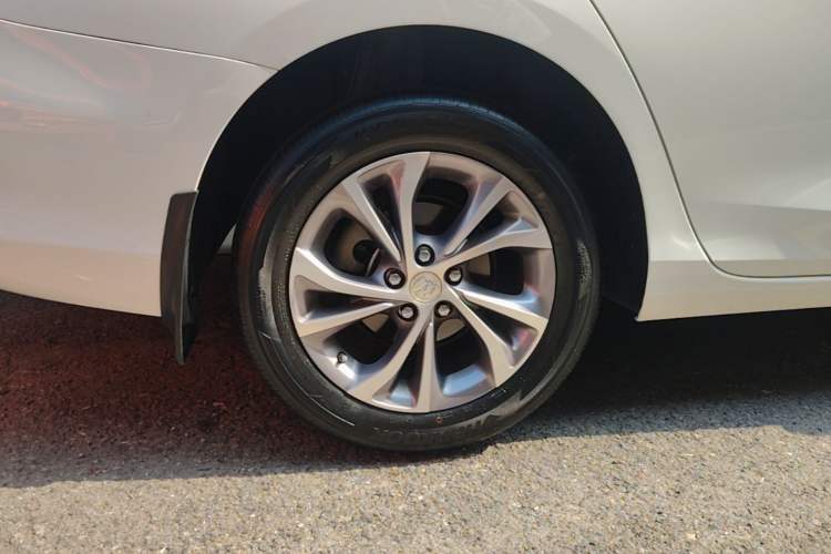 Used Buick Verano 2023 Pro Enjoyment Edition Right Rear Wheel Hub