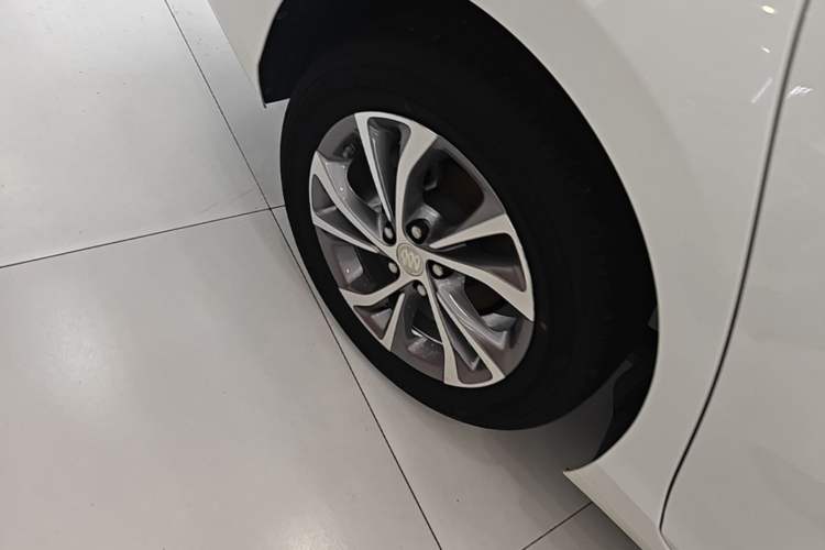 Used Buick Verano 2023 Pro Enjoyment Edition Right Rear Wheel Hub