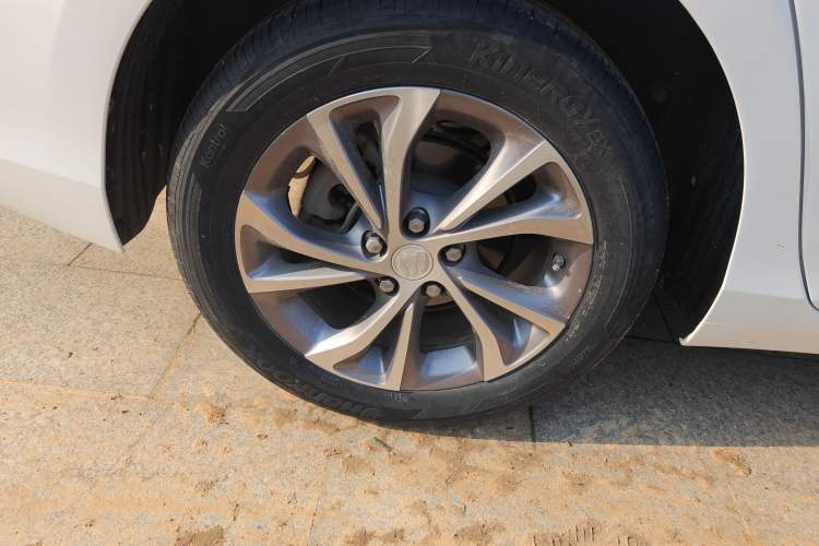 Used Buick Verano 2023 Pro Enjoyment Edition Right Rear Wheel Hub