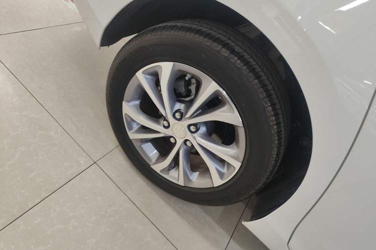 Used Buick Verano 2023 Pro Le Yi Edition Right Rear Wheel Hub