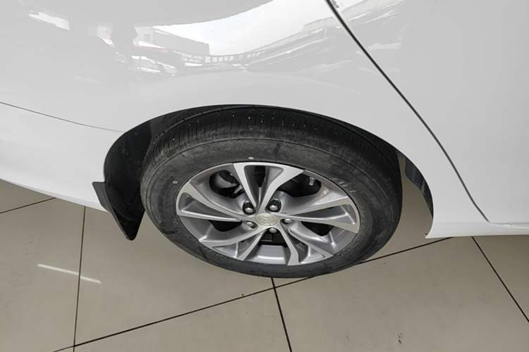 Used Buick Verano 2023 Pro Enjoyment Edition Right Rear Wheel Hub