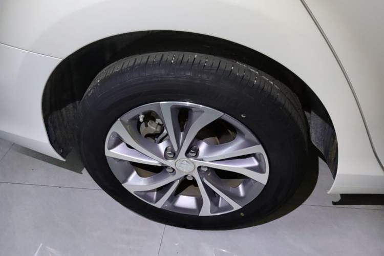 Used Buick Verano 2023 Pro Enjoyment Edition Right Rear Wheel Hub