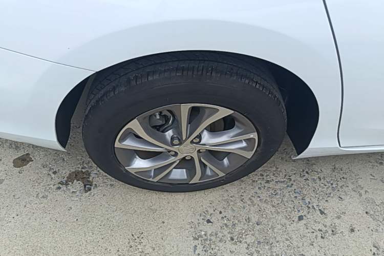 Used Buick Verano 2023 Pro Enjoyment Edition Right Rear Wheel Hub