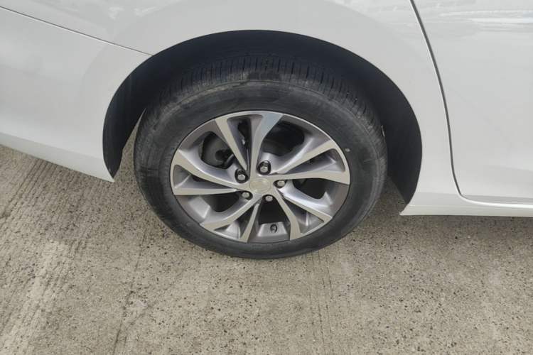 Used Buick Verano 2023 Pro Enjoyment Edition Right Rear Wheel Hub