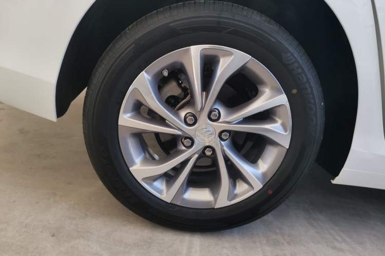 Used Buick Verano 2023 Pro Enjoyment Edition Right Rear Wheel Hub